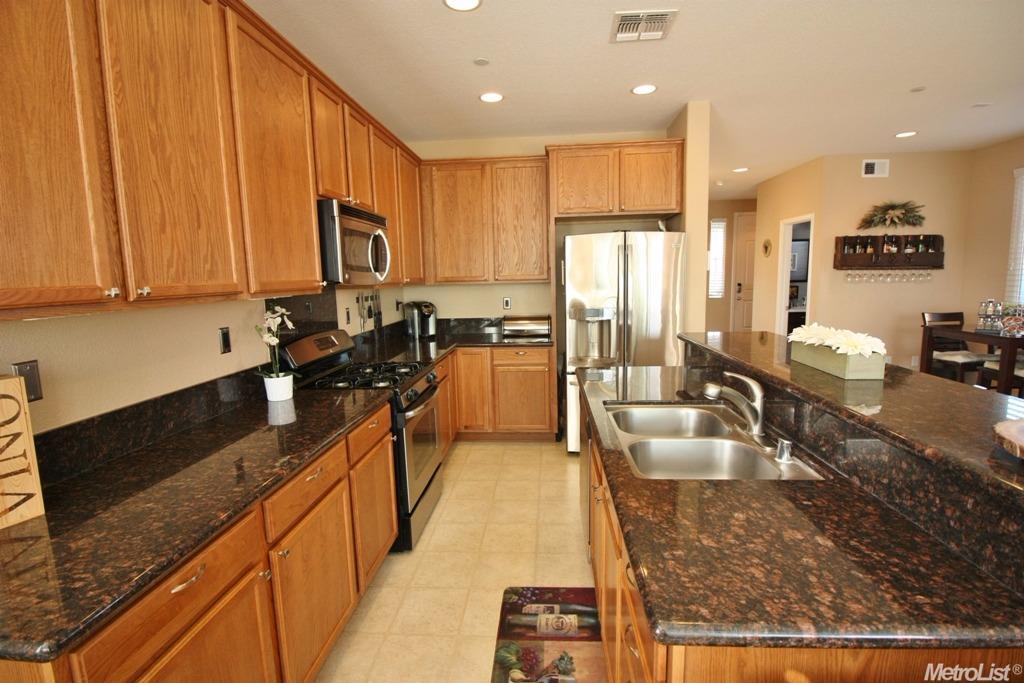 718 Landmark, Lathrop, CA 95330 photo 4