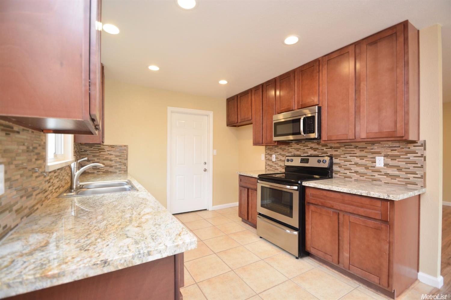 1621 Coupe Pl, Tracy, CA 95376 photo 3