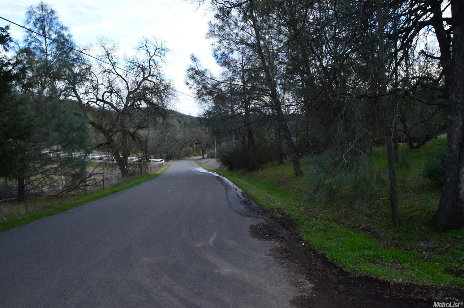2256 Mulberry Ln, Placerville, CA 95667 photo 3