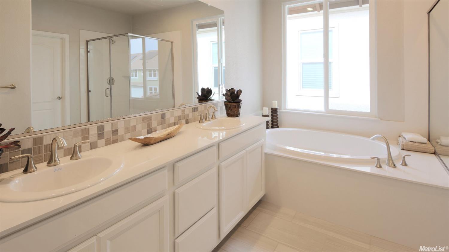 1720 Spring St, Davis, CA 95616 photo 9
