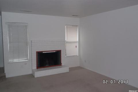561 Lincoln Ave #E, Modesto, CA 95354 photo 2