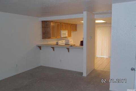 561 Lincoln Ave #E, Modesto, CA 95354 photo 3