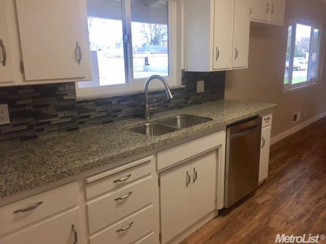 2400 Surrey Ave, Modesto, CA 95355 photo 2
