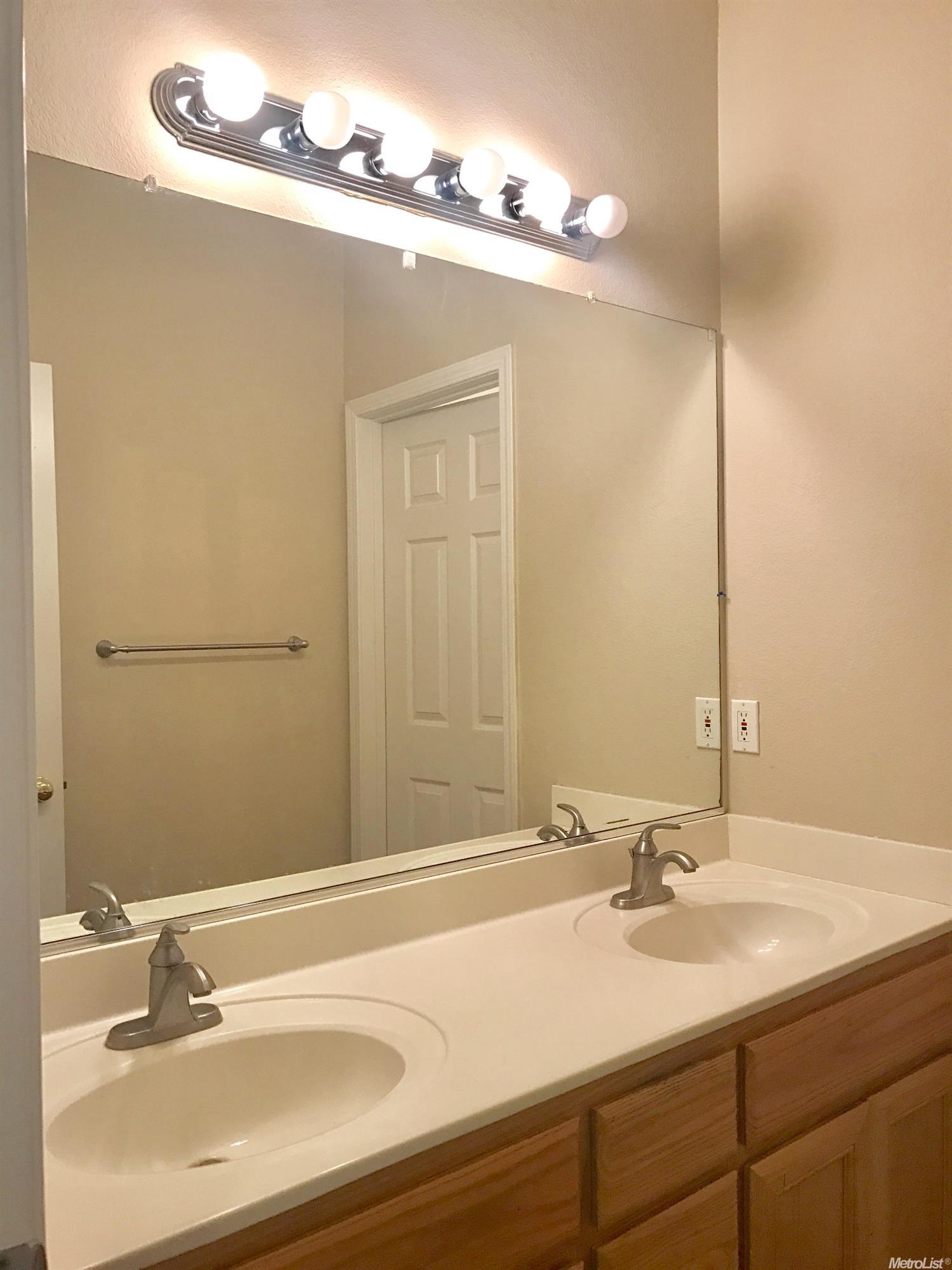 4587 Destiny Dr, Turlock, CA 95382 photo 8