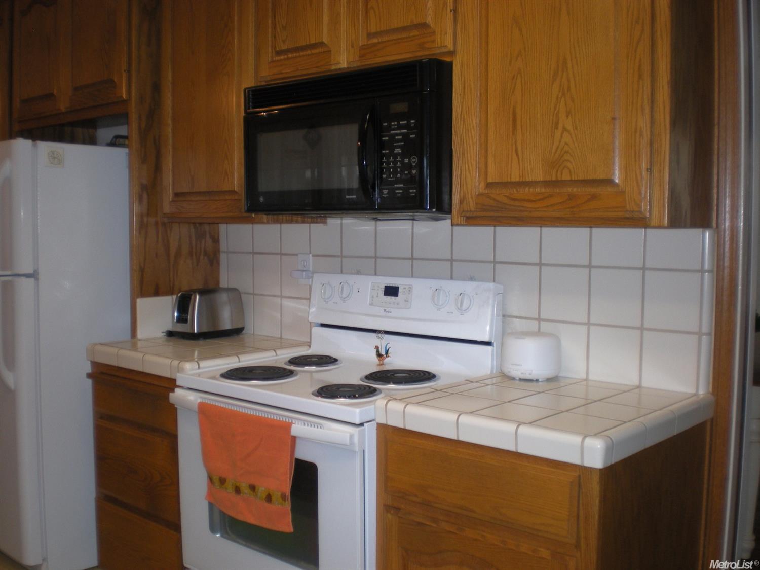 2121 N Berkeley Ave, Turlock, CA 95382 photo 9