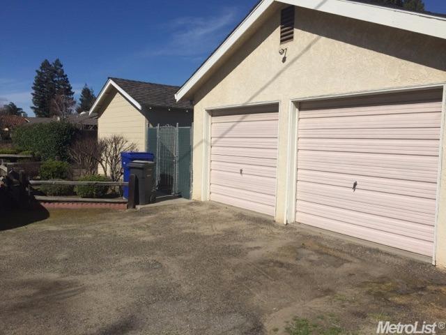 2121 N Berkeley Ave, Turlock, CA 95382 photo 3