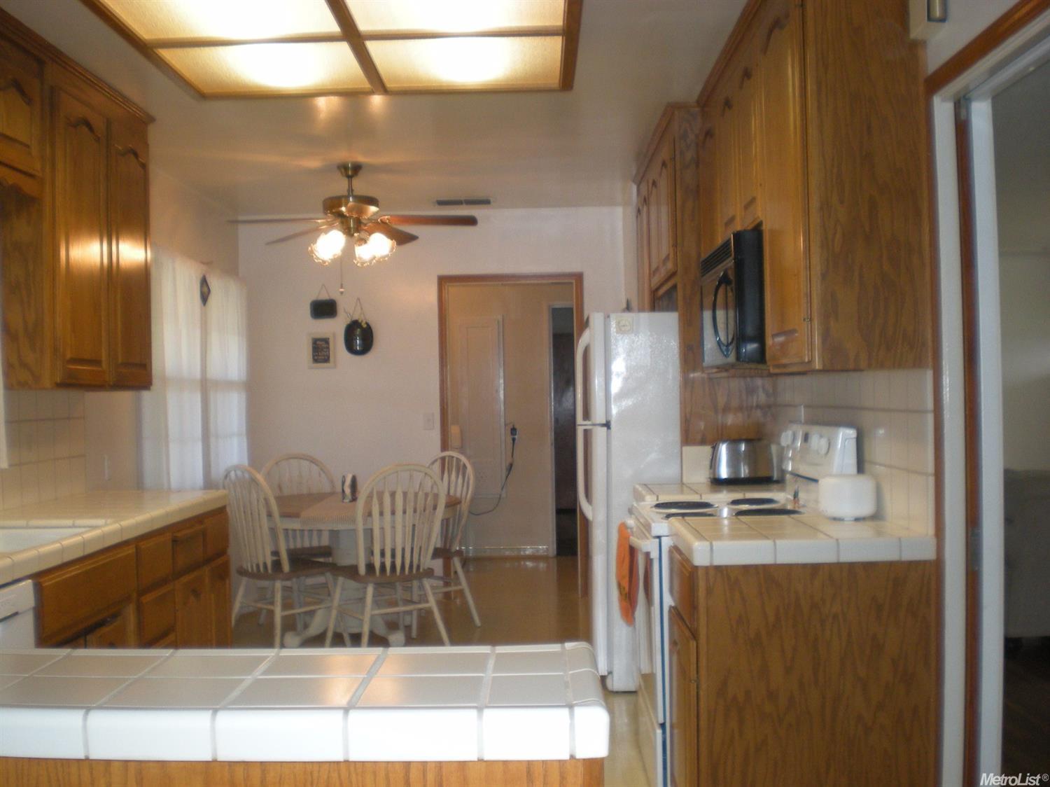 2121 N Berkeley Ave, Turlock, CA 95382 photo 7