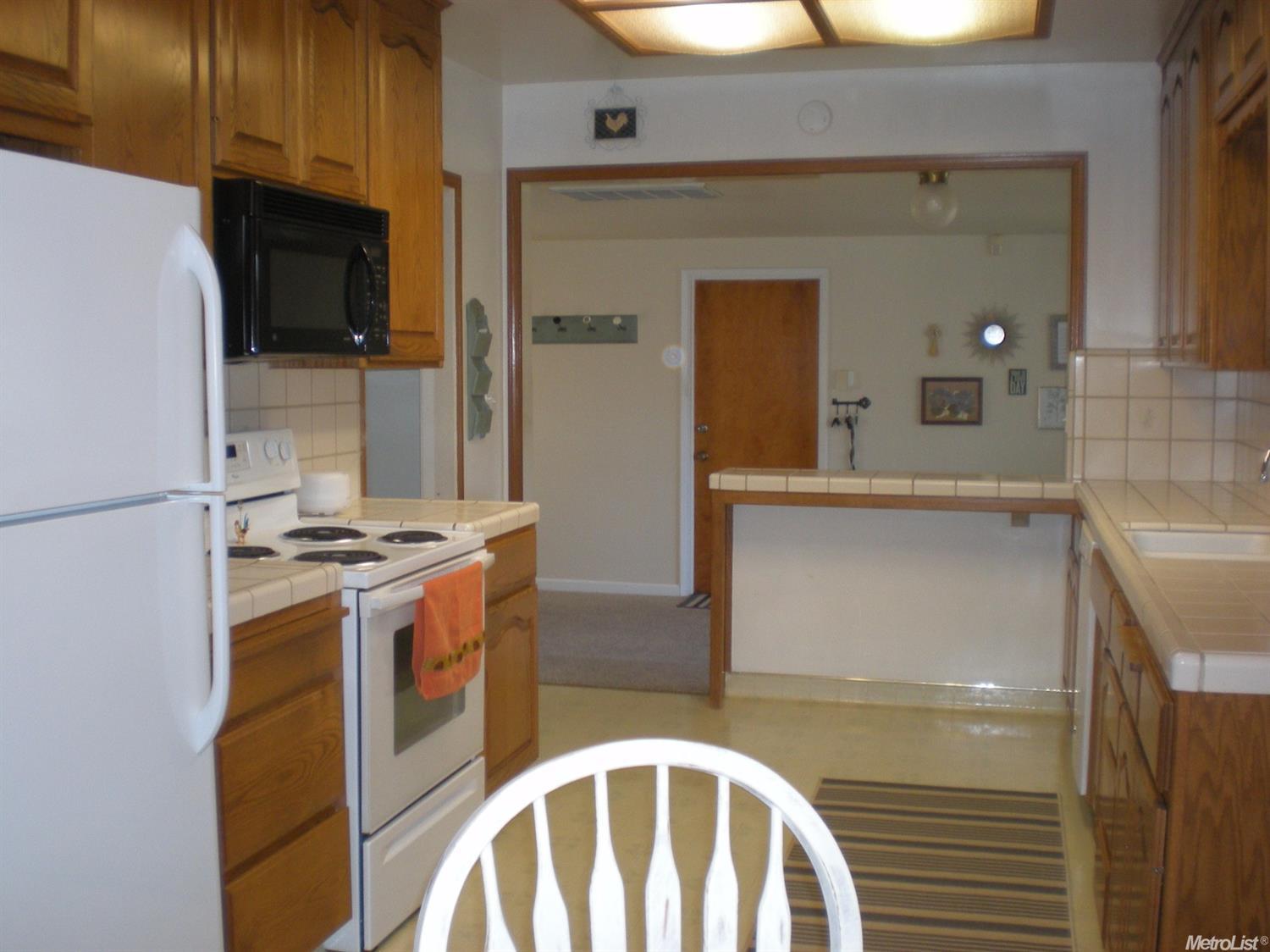 2121 N Berkeley Ave, Turlock, CA 95382 photo 10