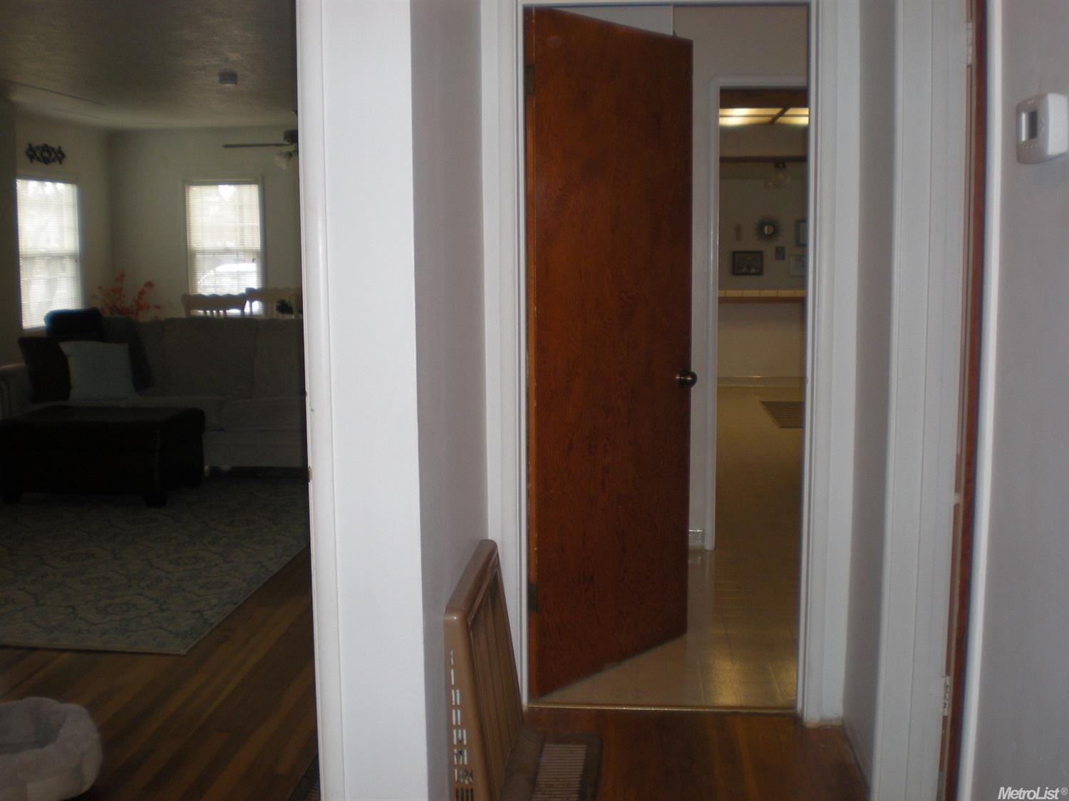 2121 N Berkeley Ave, Turlock, CA 95382 photo 15