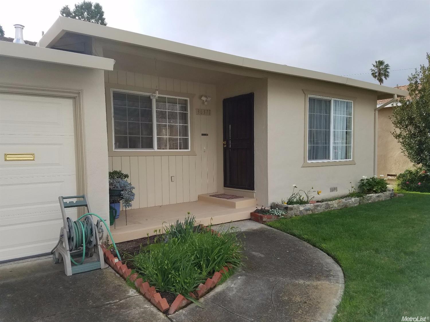 36371 Magellan Dr, Fremont, CA 94536 photo 2