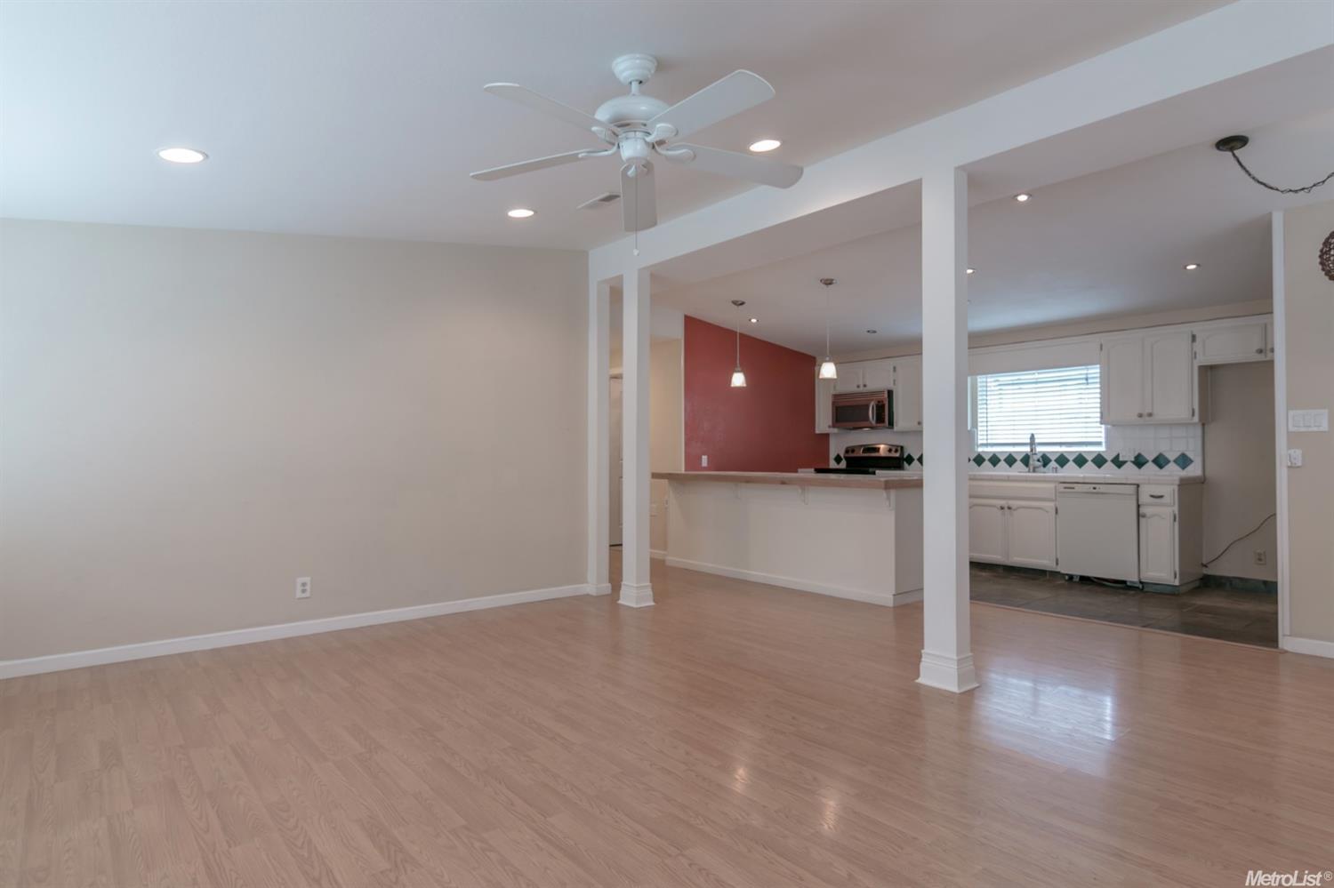 911 Trinity St, Manteca, CA 95336 photo 4