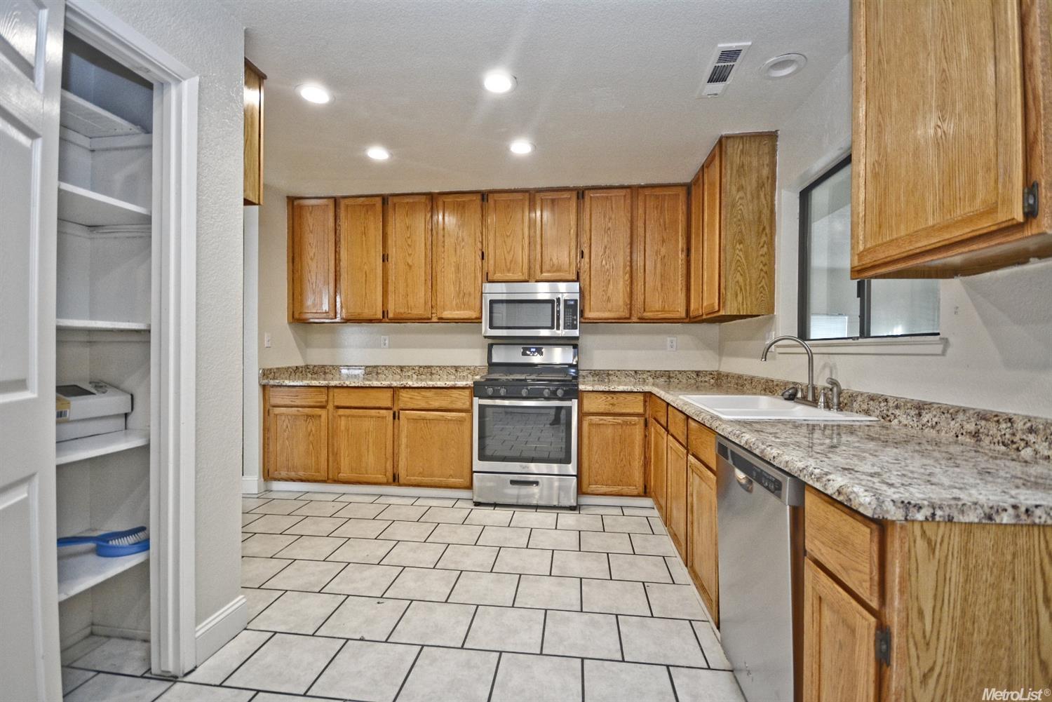 804 Mamilane, Modesto, CA 95351 photo 15