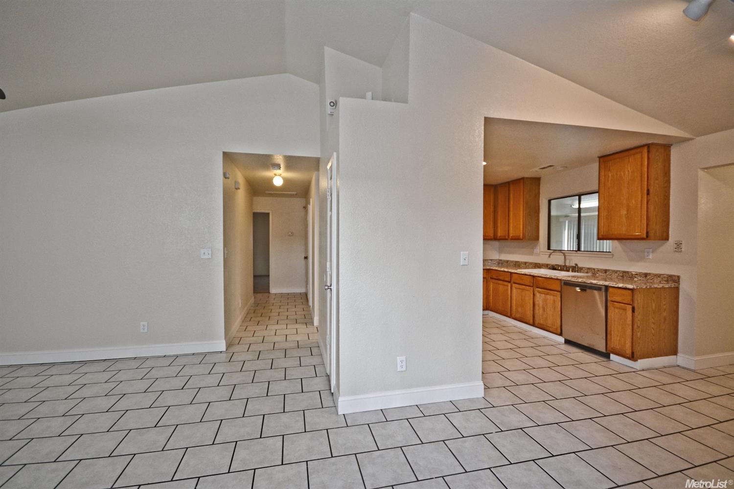804 Mamilane, Modesto, CA 95351 photo 5