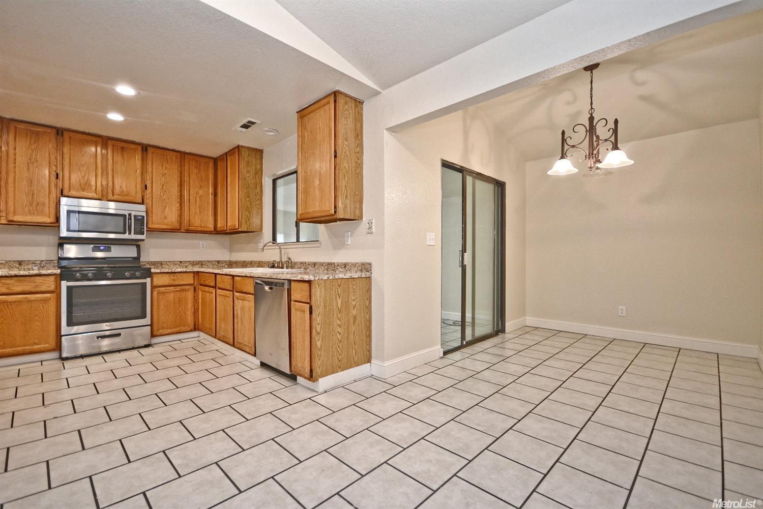 804 Mamilane, Modesto, CA 95351 photo 11