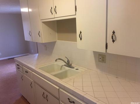 325 Jason St, Manteca, CA 95336 photo 3