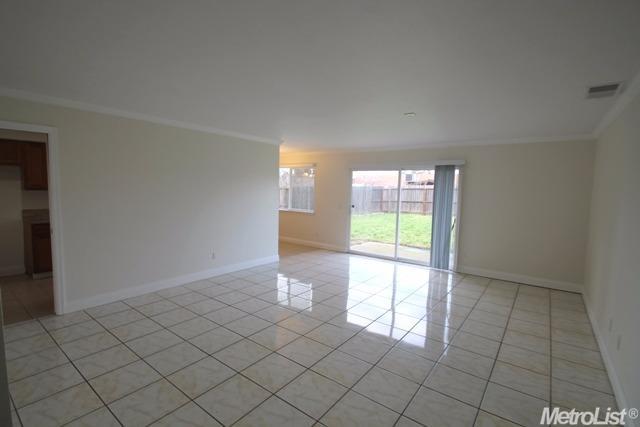 3453 Davidson Dr, Antelope, CA 95843 photo 4