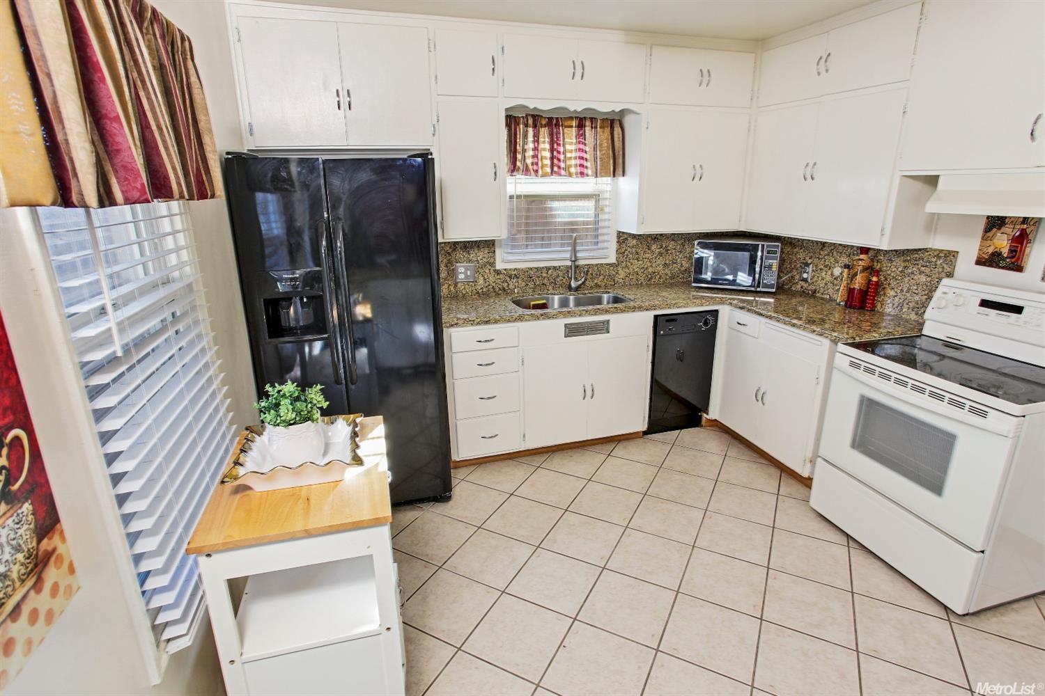 617 Tamarack Dr, Lodi, CA 95240 photo 3