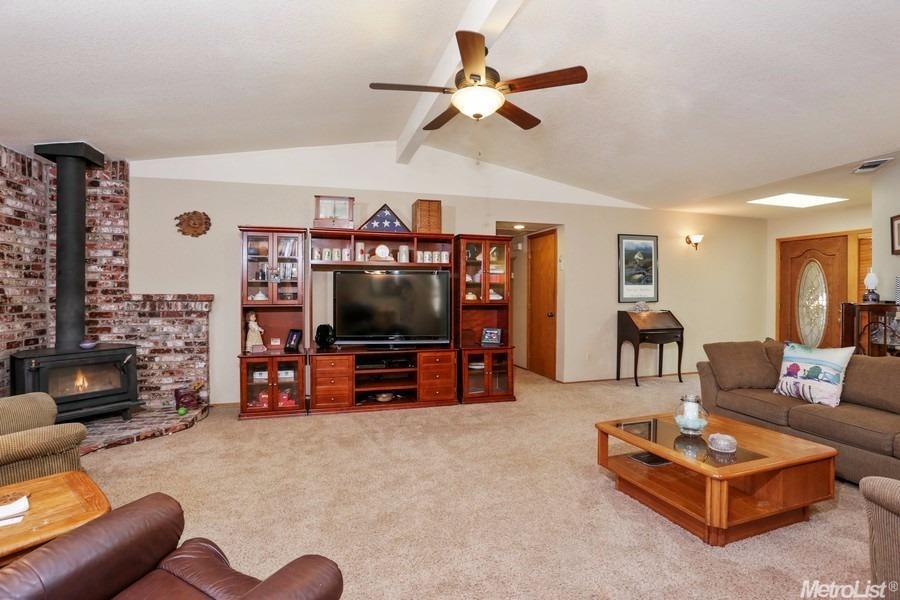 2865 Royce Dr, Rescue, CA 95672 photo 3