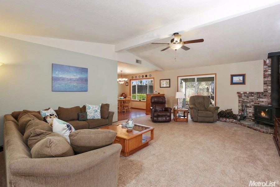 2865 Royce Dr, Rescue, CA 95672 photo 2