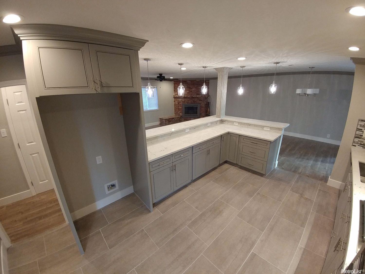 717 Peach, Lodi, CA 95242 photo 3