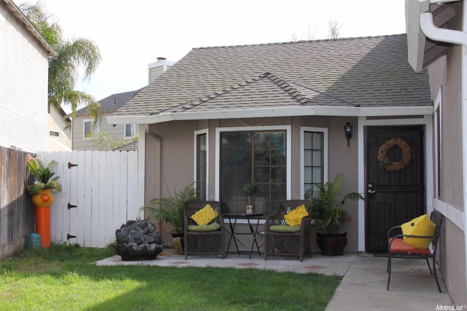 560 Ledwith Ct, Turlock, CA 95382 photo 2