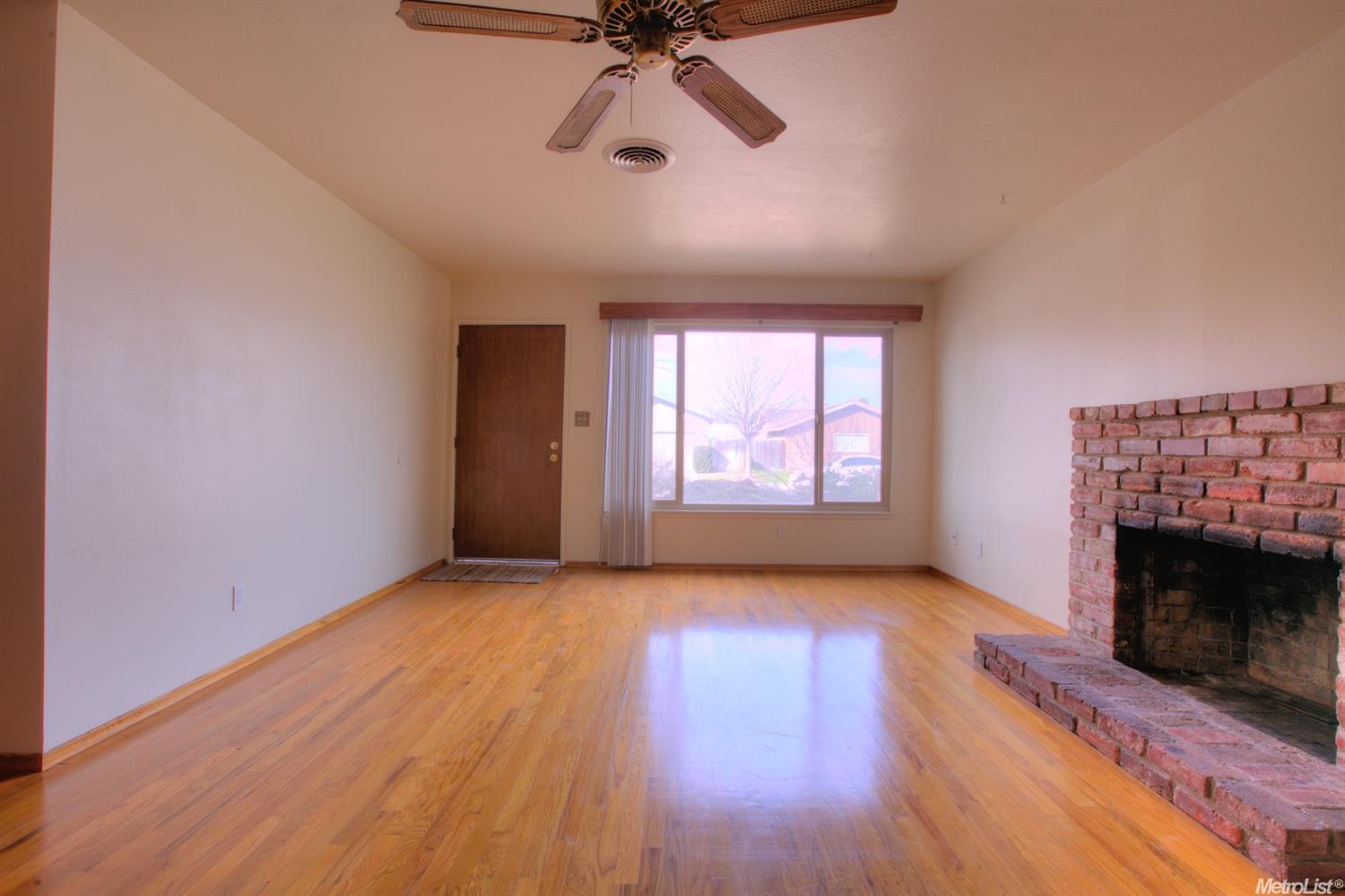 420 Broderick Ave, Modesto, CA 95350 photo 4