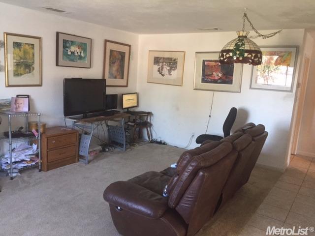 1320 Orlando Dr, Modesto, CA 95351 photo 2