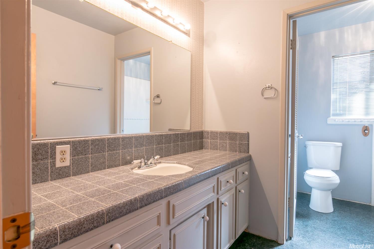 1005 Edison Ave, Modesto, CA 95350 photo 17