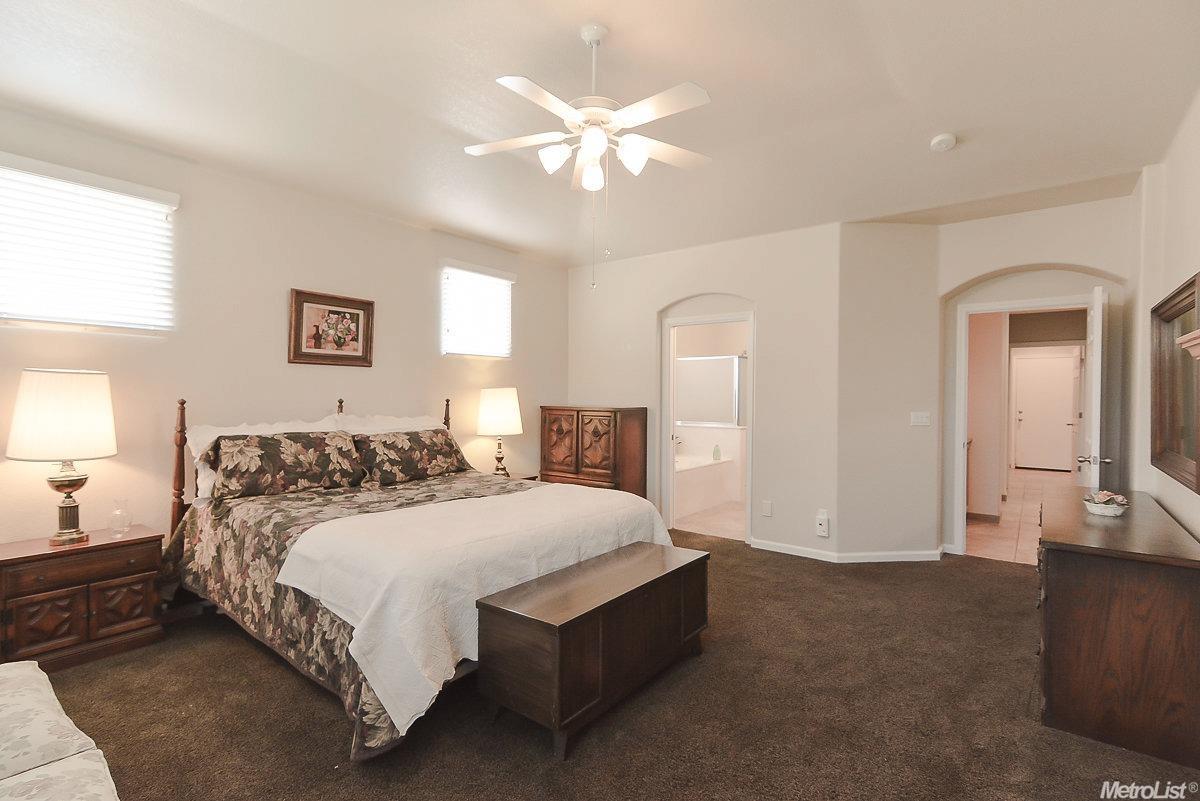 1773 Fleabane Ln, Manteca, CA 95337 photo 4