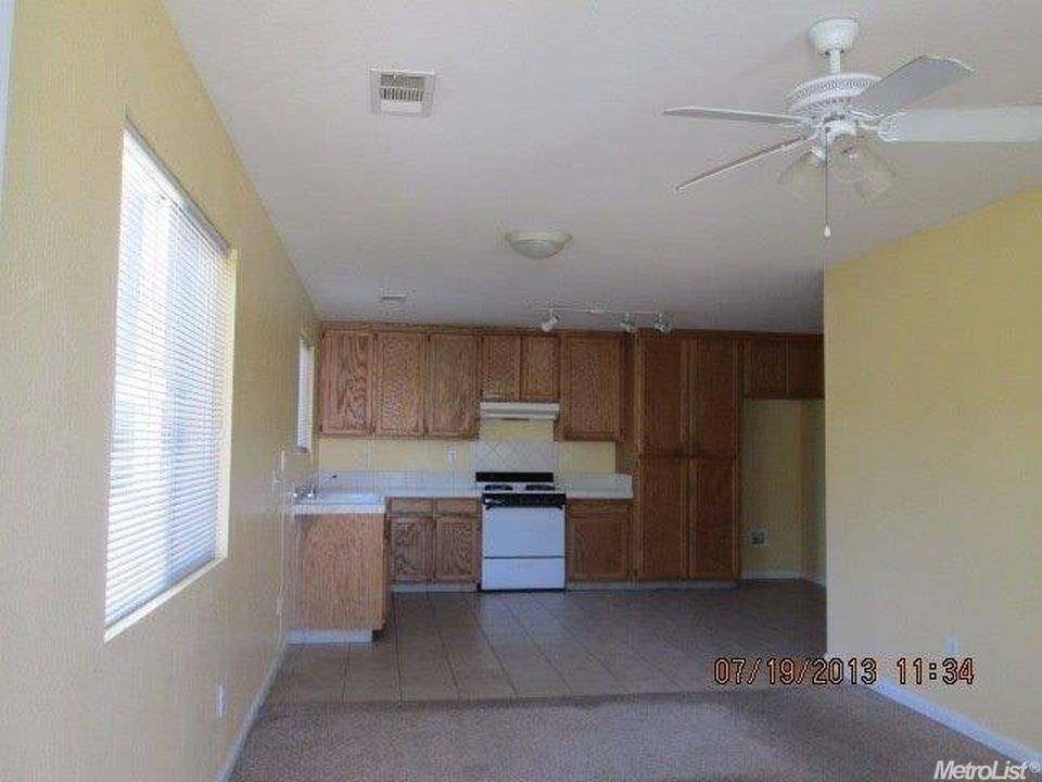 732 Walnut Way, Modesto, CA 95351 photo 2