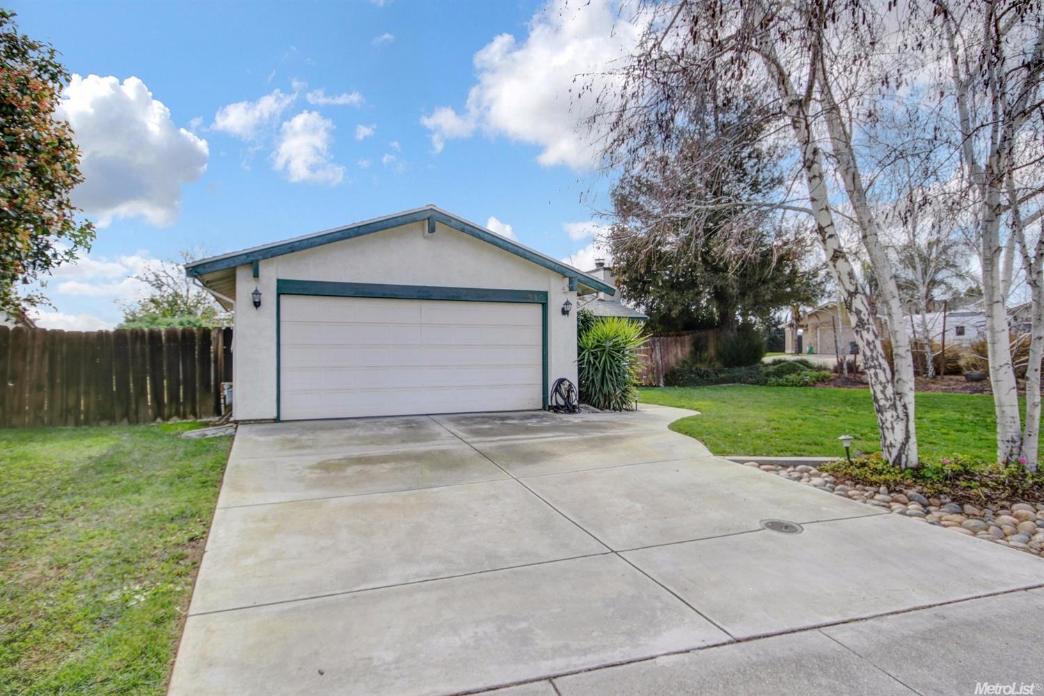 310 Yosemite Dr, Tracy, CA 95376 photo 3