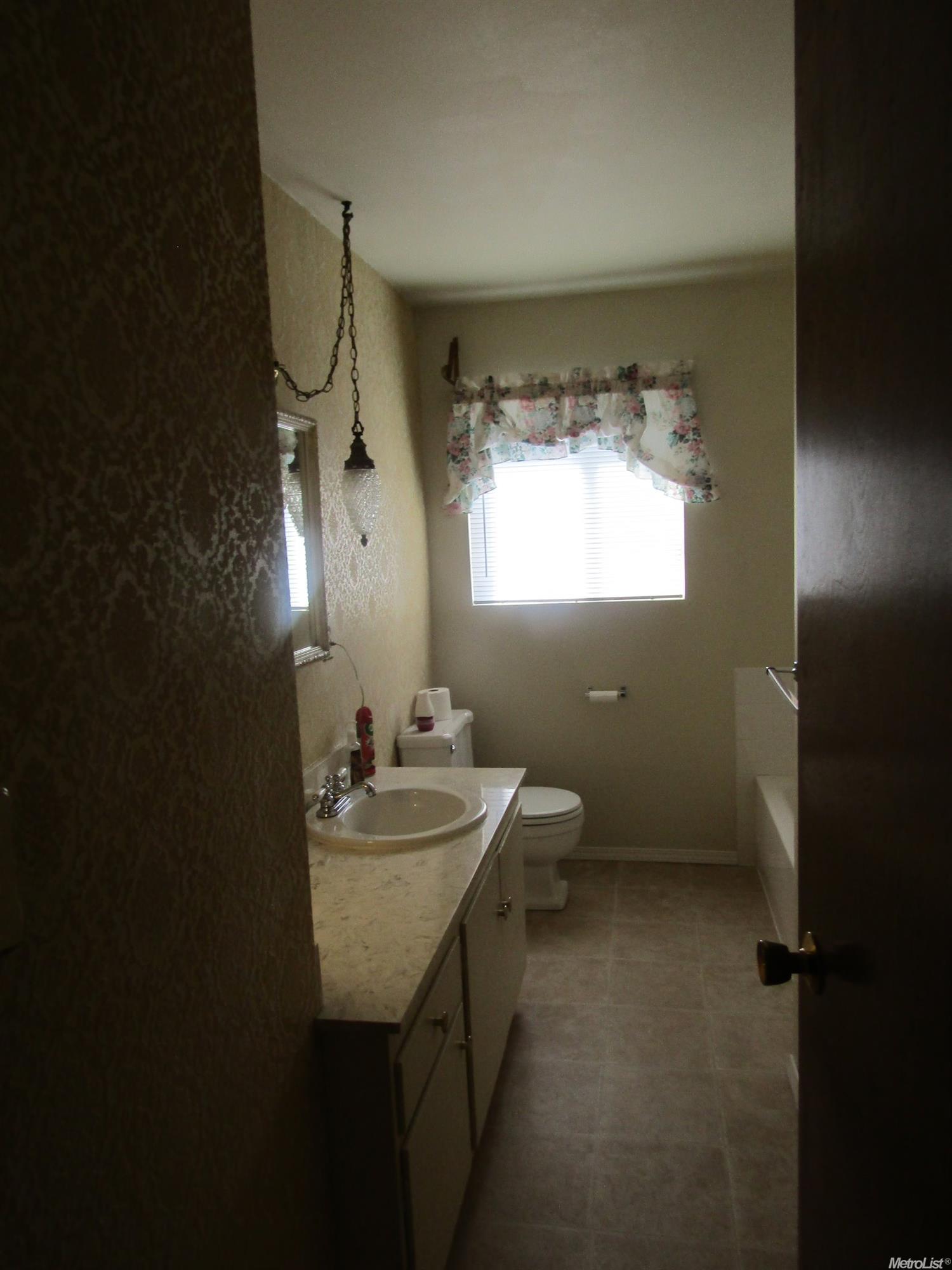 1448 Lucerne Ave, Gustine, CA 95322 photo 12