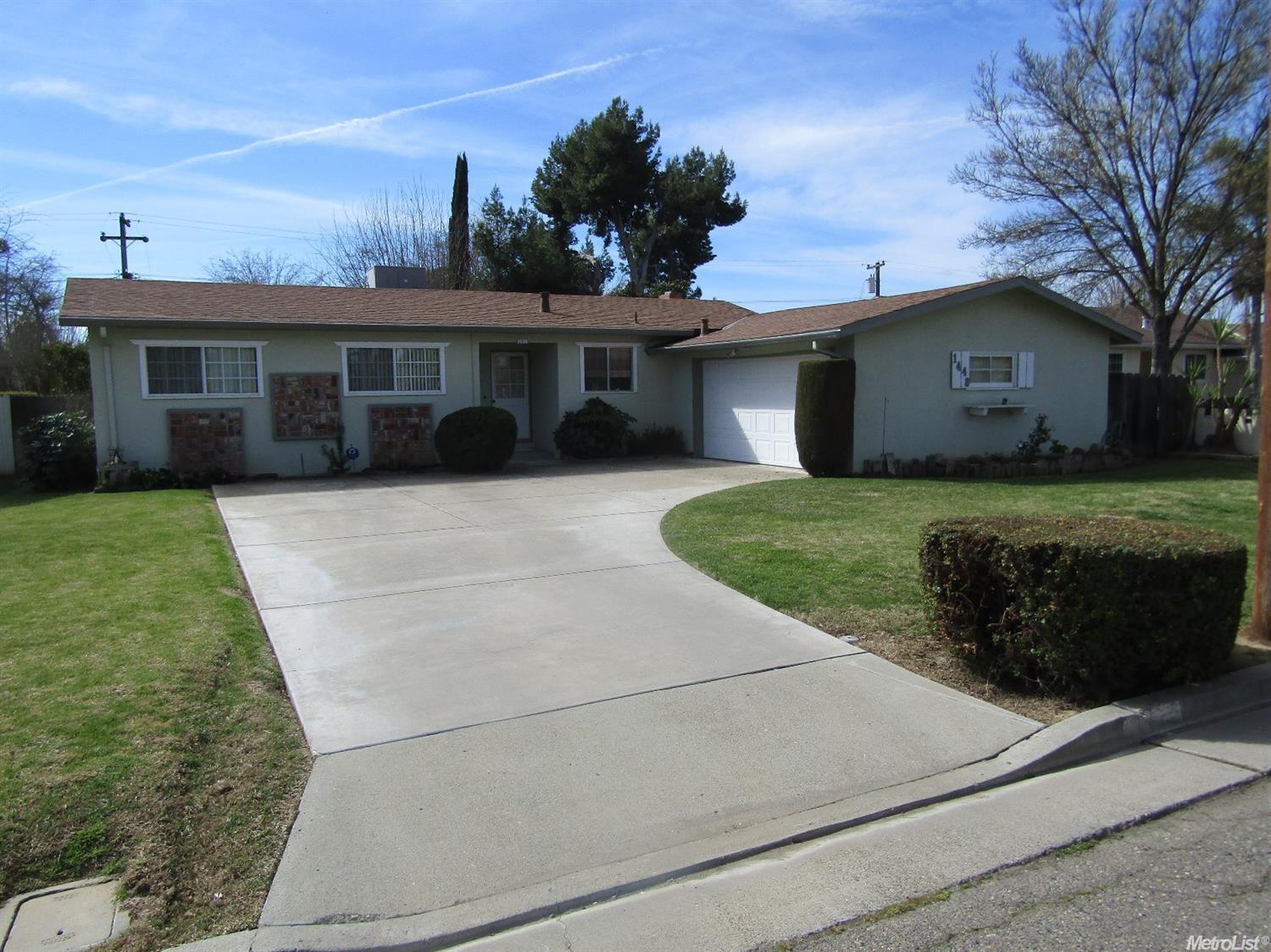 1448 Lucerne Ave, Gustine, CA 95322 photo 2