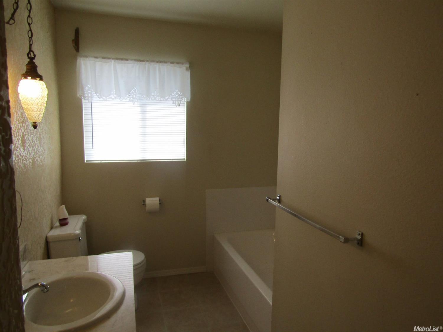 1448 Lucerne Ave, Gustine, CA 95322 photo 13