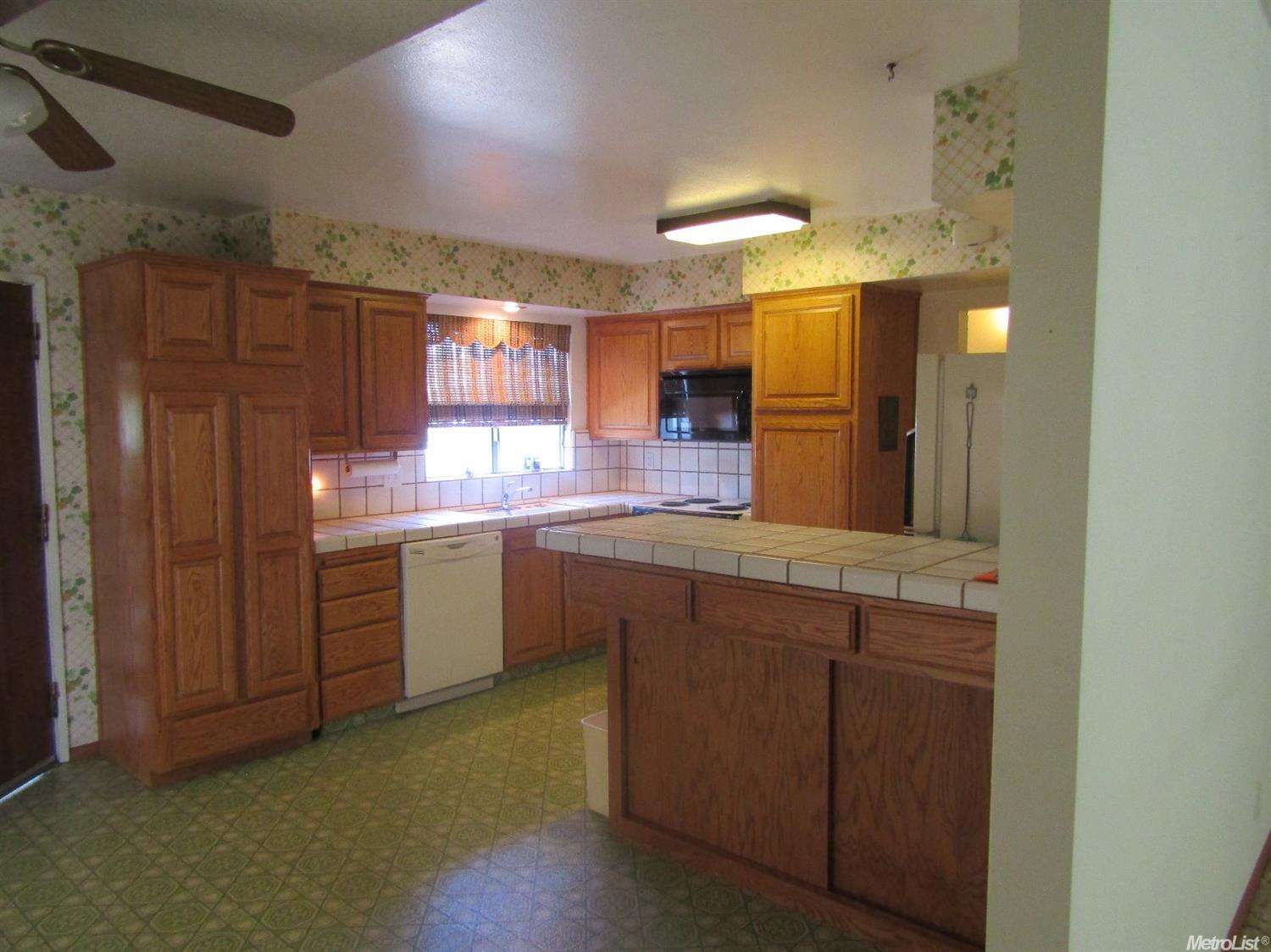 1448 Lucerne Ave, Gustine, CA 95322 photo 3