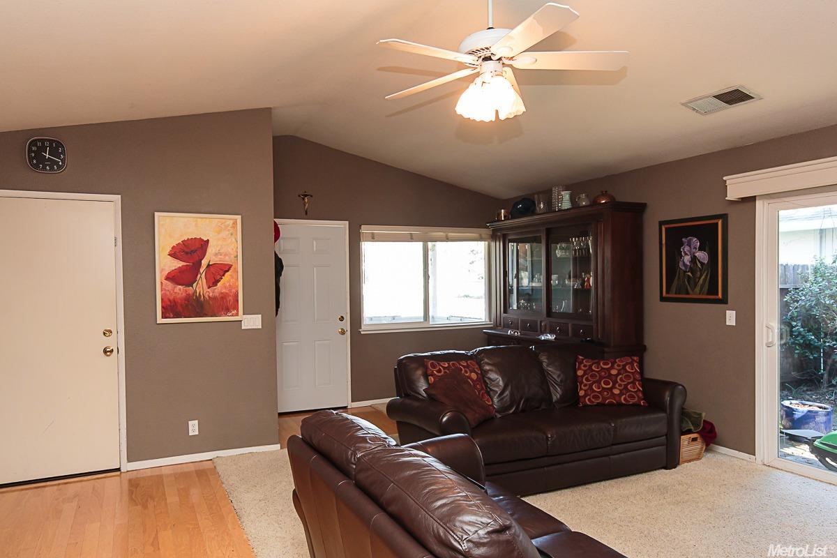 2702 Javier Pl, Davis, CA 95618 photo 5