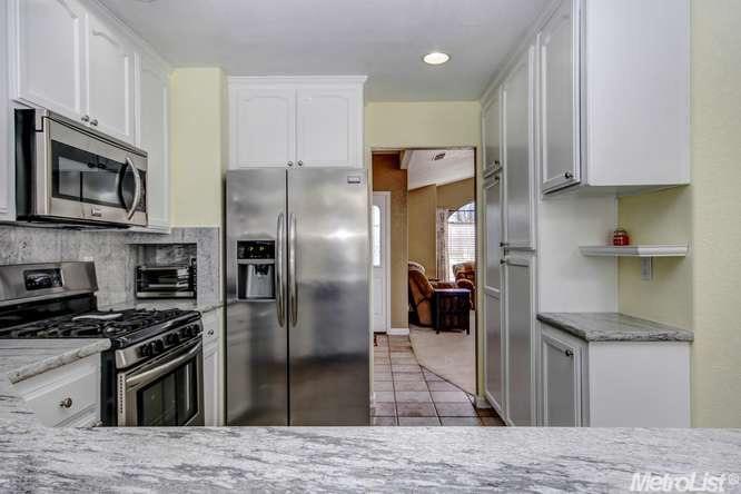 1813 Brookside Dr, Manteca, CA 95336 photo 8