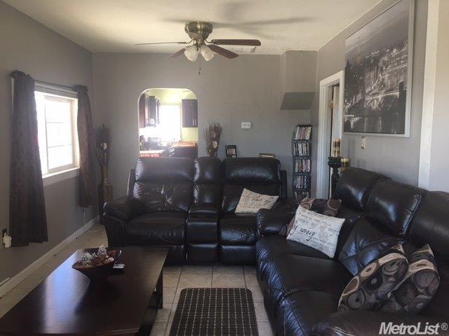 2100 4th, Hughson, CA 95326 photo 4