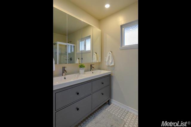 2127 Regis Dr, Davis, CA 95618 photo 19