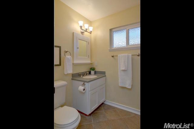 2127 Regis Dr, Davis, CA 95618 photo 23
