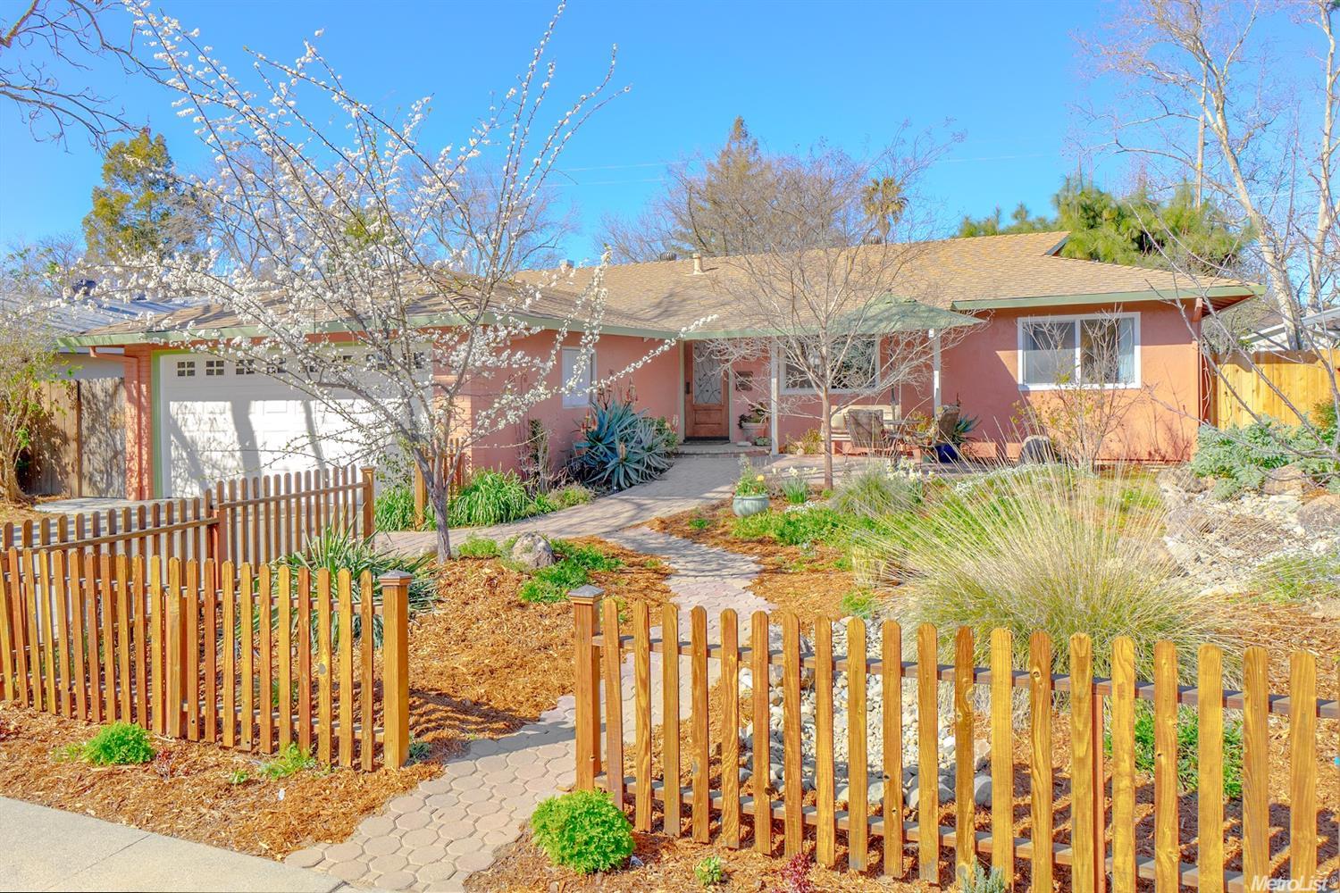 2127 Regis Dr, Davis, CA 95618 photo 1