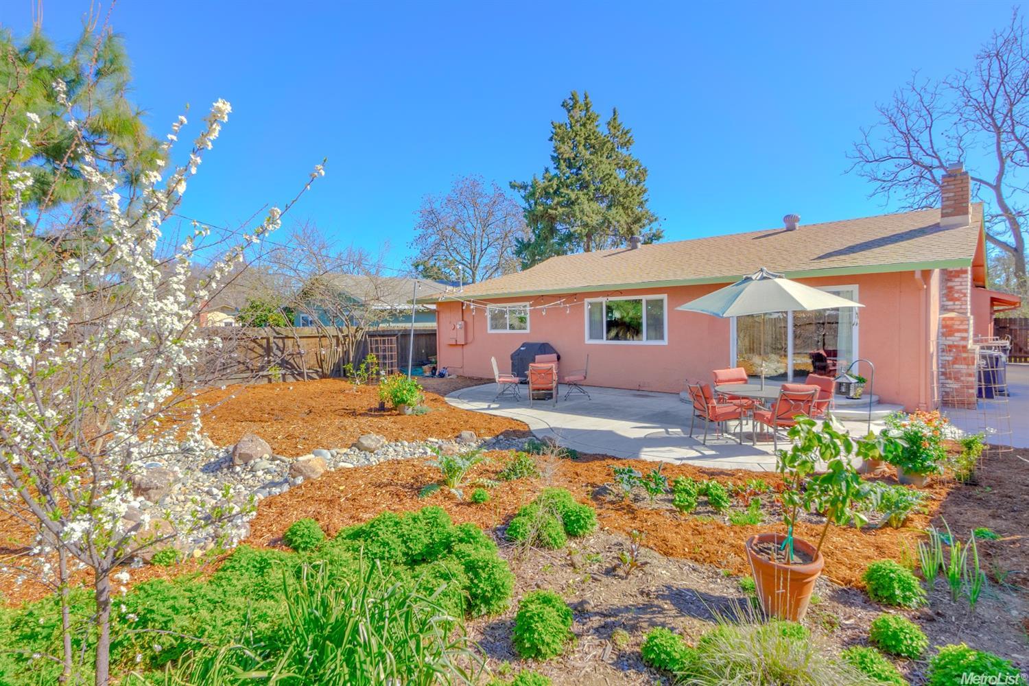 2127 Regis Dr, Davis, CA 95618 photo 4