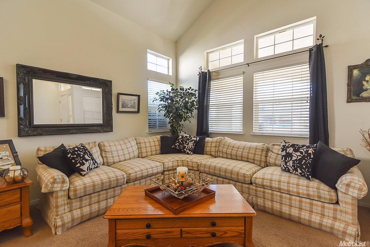 2023 Lauritson Ln, Manteca, CA 95336 photo 6