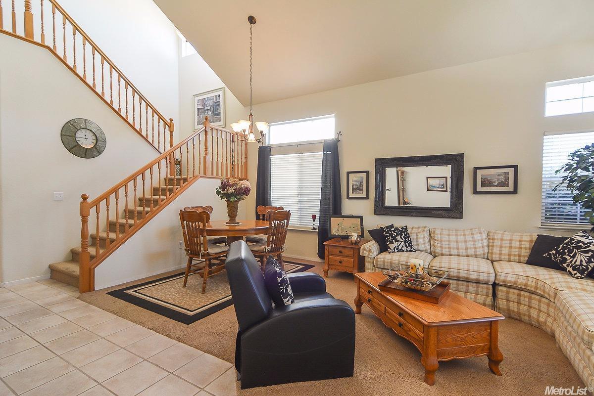 2023 Lauritson Ln, Manteca, CA 95336 photo 8