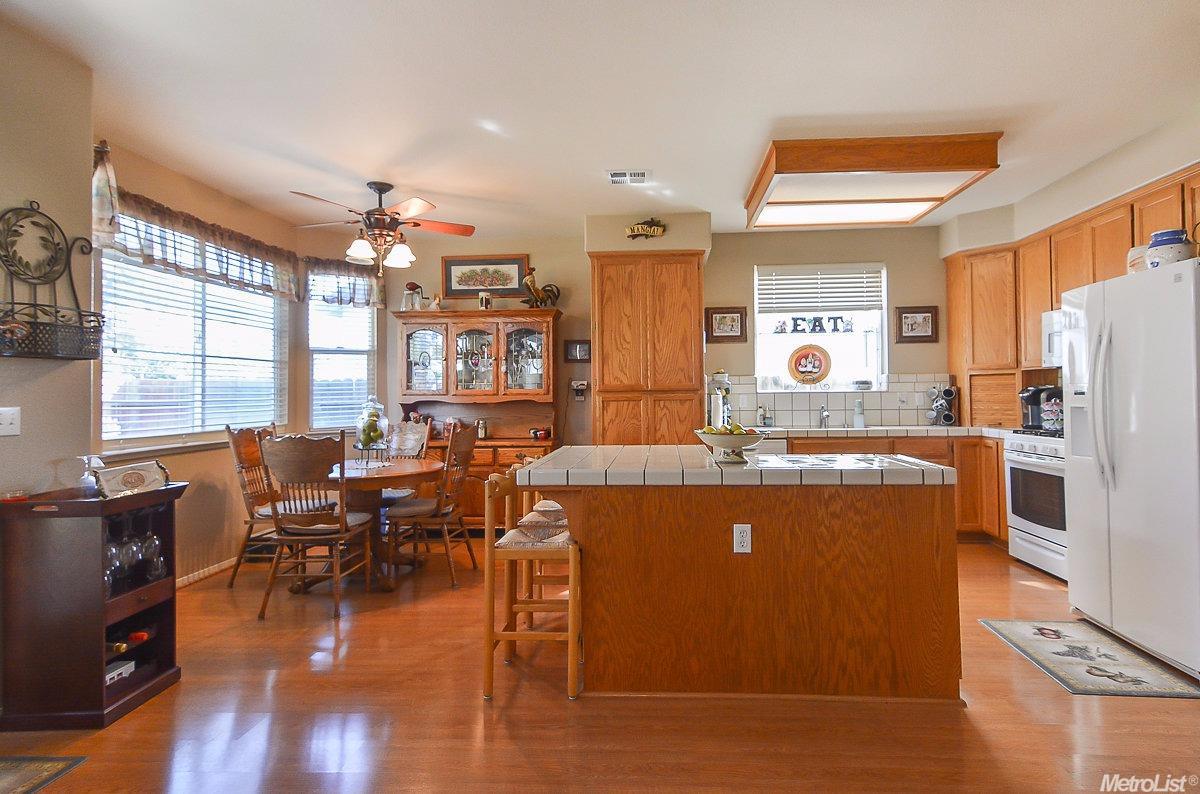 2023 Lauritson Ln, Manteca, CA 95336 photo 13