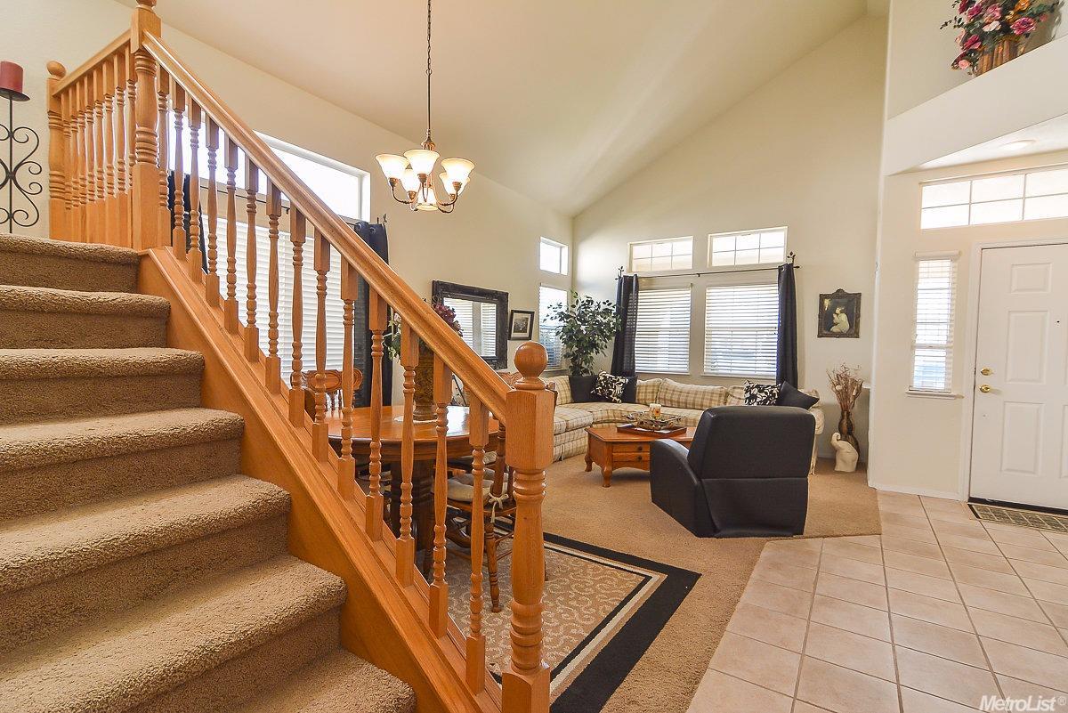 2023 Lauritson Ln, Manteca, CA 95336 photo 4