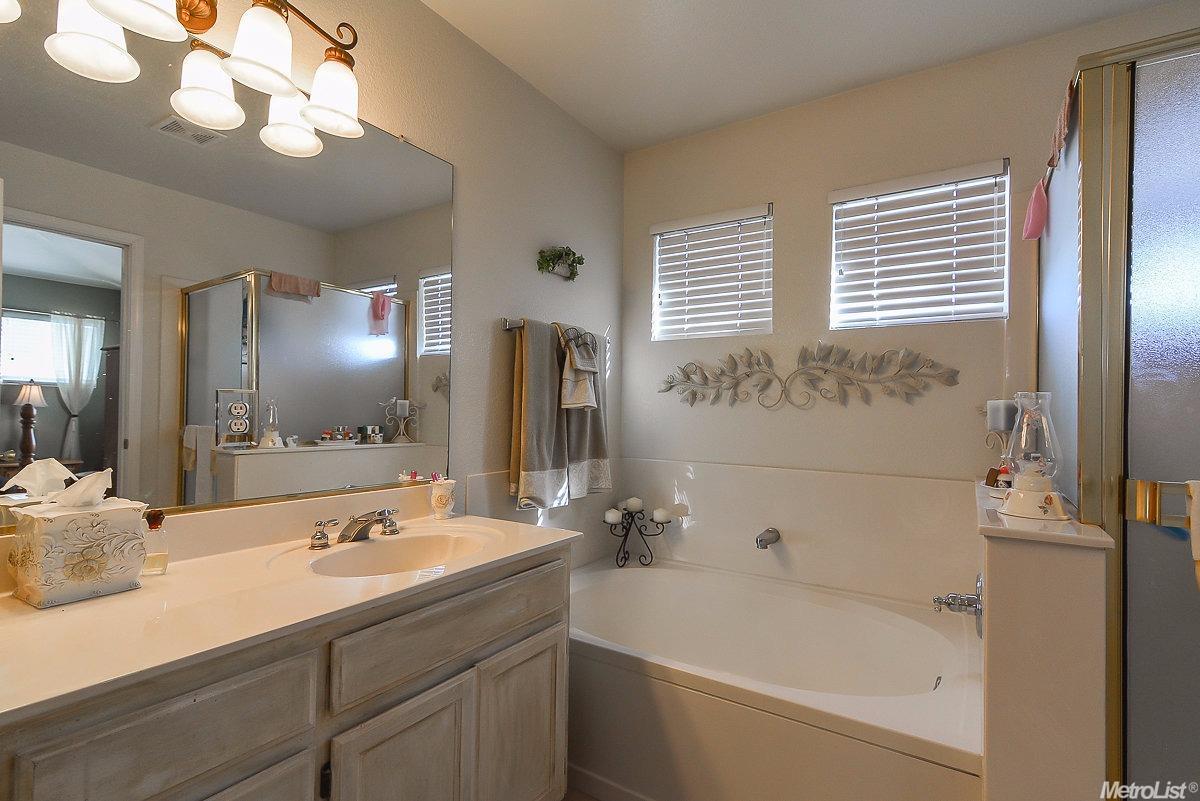 2023 Lauritson Ln, Manteca, CA 95336 photo 18