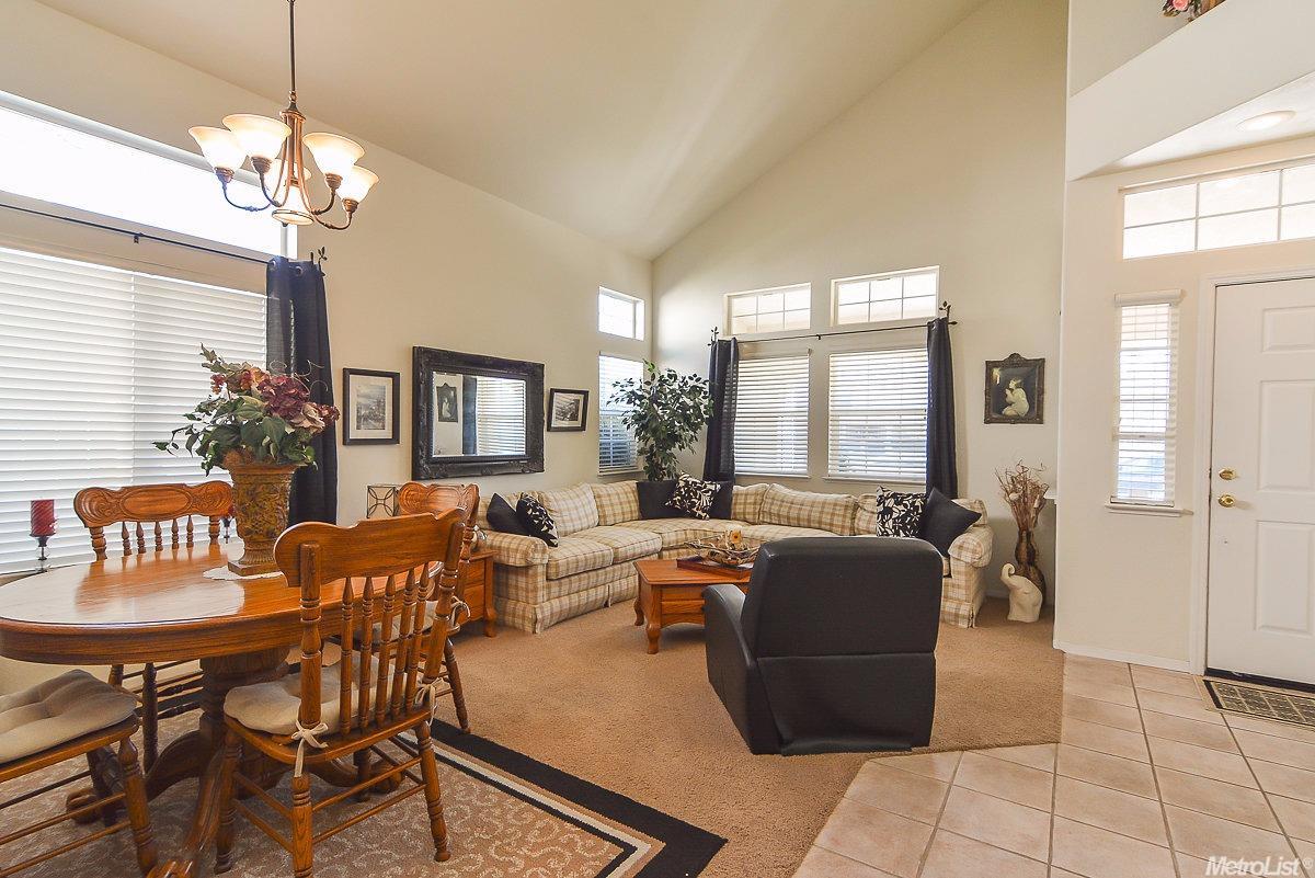 2023 Lauritson Ln, Manteca, CA 95336 photo 5