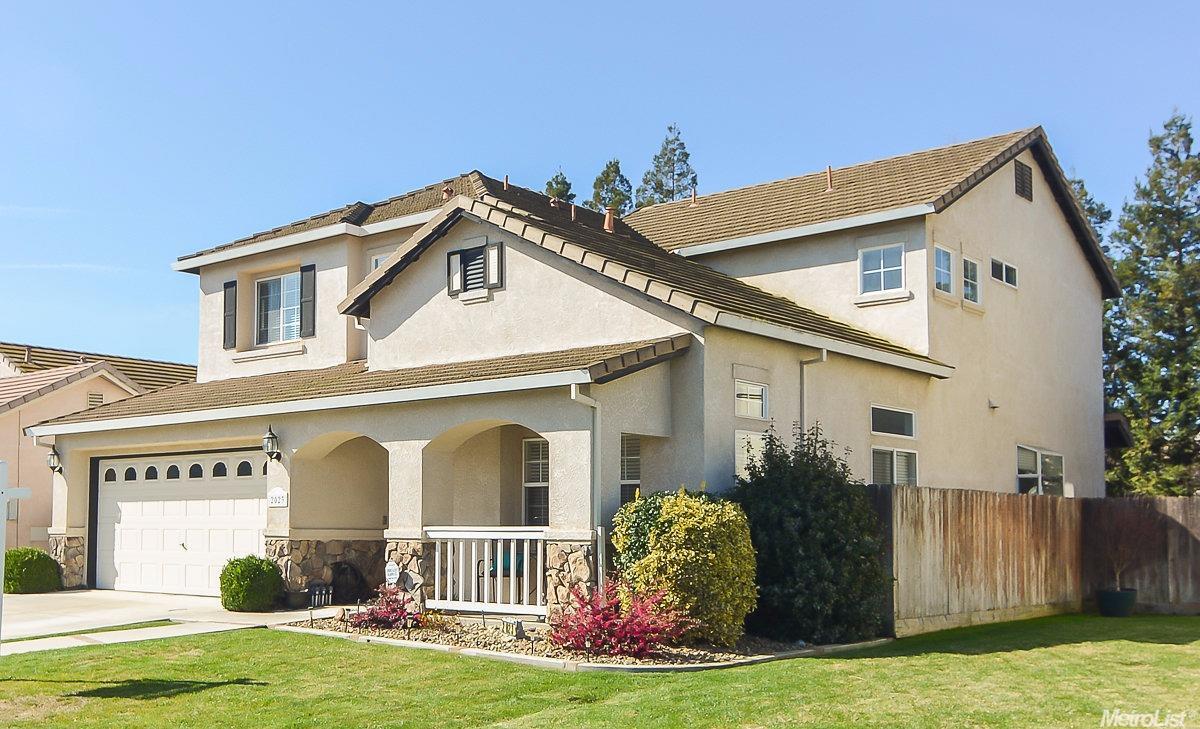 2023 Lauritson Ln, Manteca, CA 95336 photo 2
