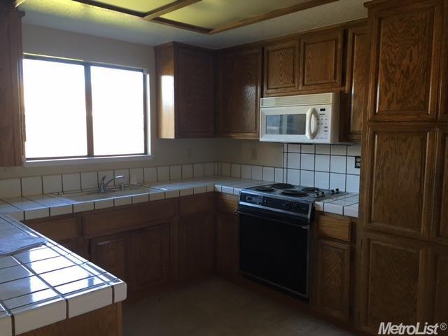 3701 Rosanne Ln, Modesto, CA 95356 photo 4